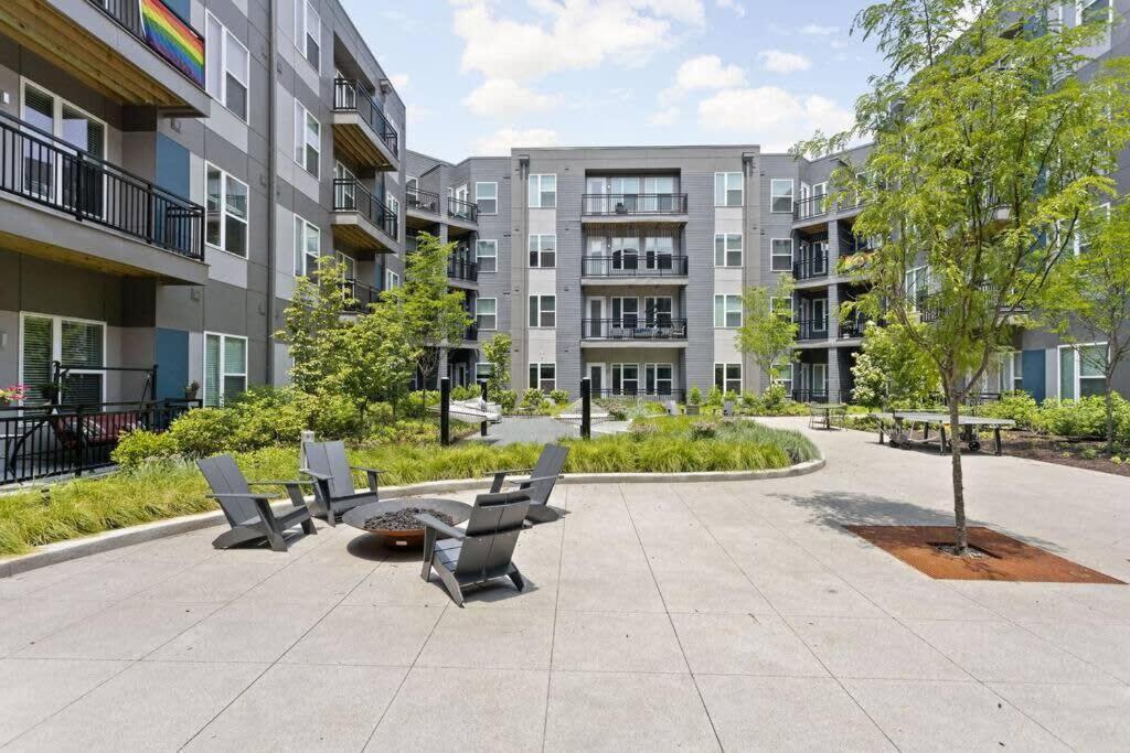 Mid-Century Modern Studio Cozysuites Downtown Indianapolis Exterior foto